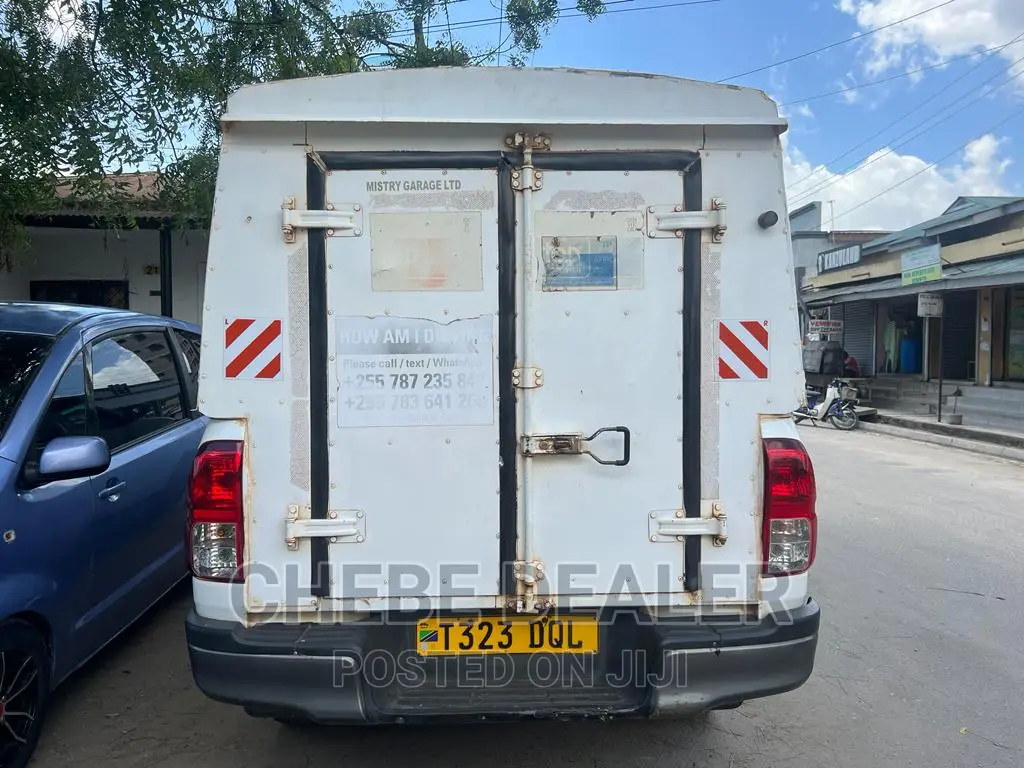 Toyota Hilux 2019 Pearl