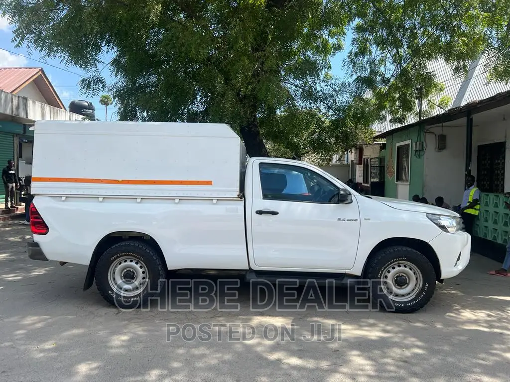 Toyota Hilux 2019 Pearl