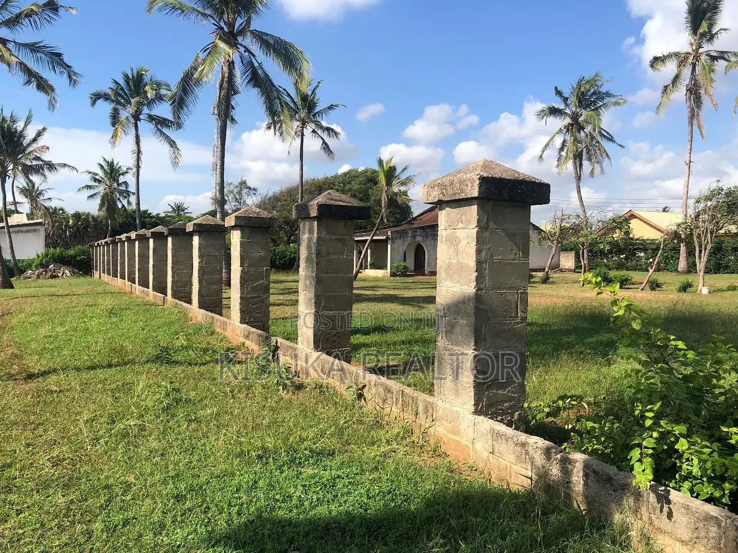 Beach Plot for Sale in Bahari Beach