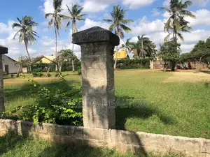 Beach Plot for Sale in Bahari Beach