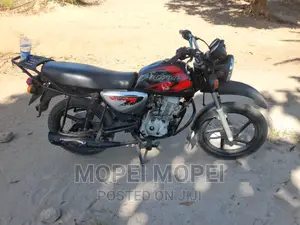 Bajaj Boxer X125 2021 Red
