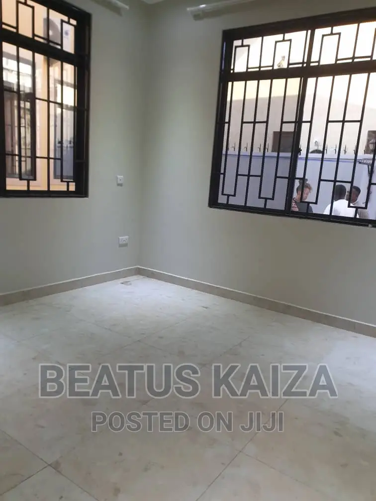 3bdrm Apartment in Mikochen Tanesco, Mikocheni for rent