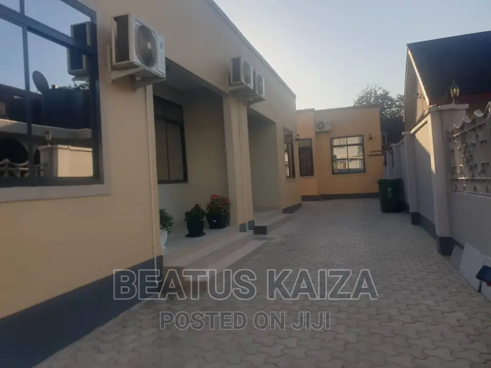 3bdrm Apartment in Mikochen Tanesco, Mikocheni for rent