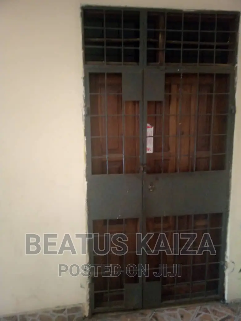 3bdrm Apartment in Kariakoo Mkunguni for rent