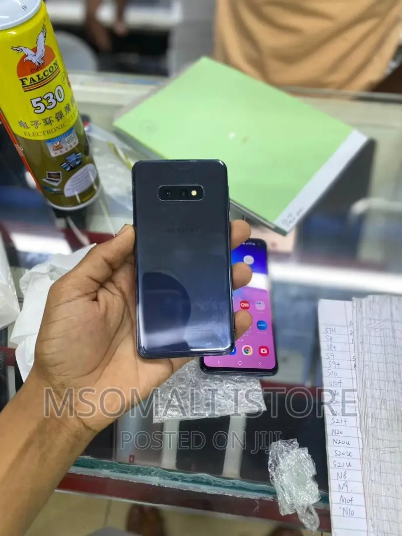 Samsung Galaxy S10e 128 GB Black