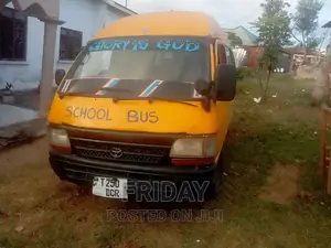 Toyota HiAce 2000 Yellow