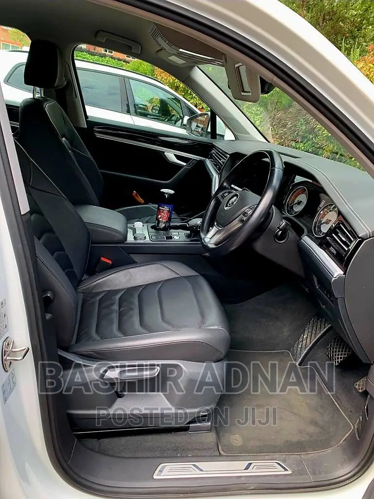 Volkswagen Touareg 2019 White