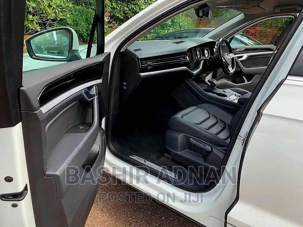Volkswagen Touareg 2019 White