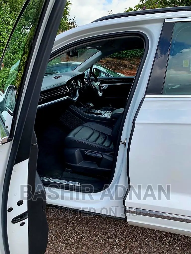 Volkswagen Touareg 2019 White