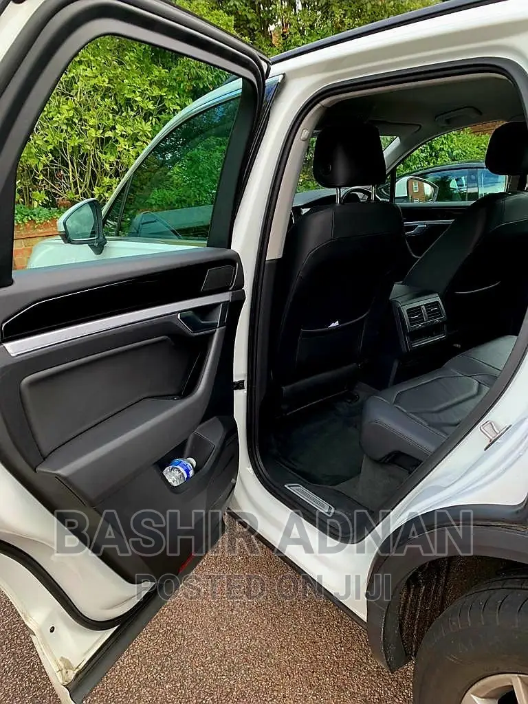 Volkswagen Touareg 2019 White