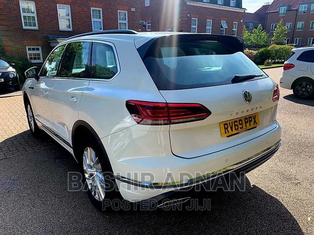 Volkswagen Touareg 2019 White