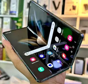 New Samsung Galaxy Z Fold4 256 GB Black
