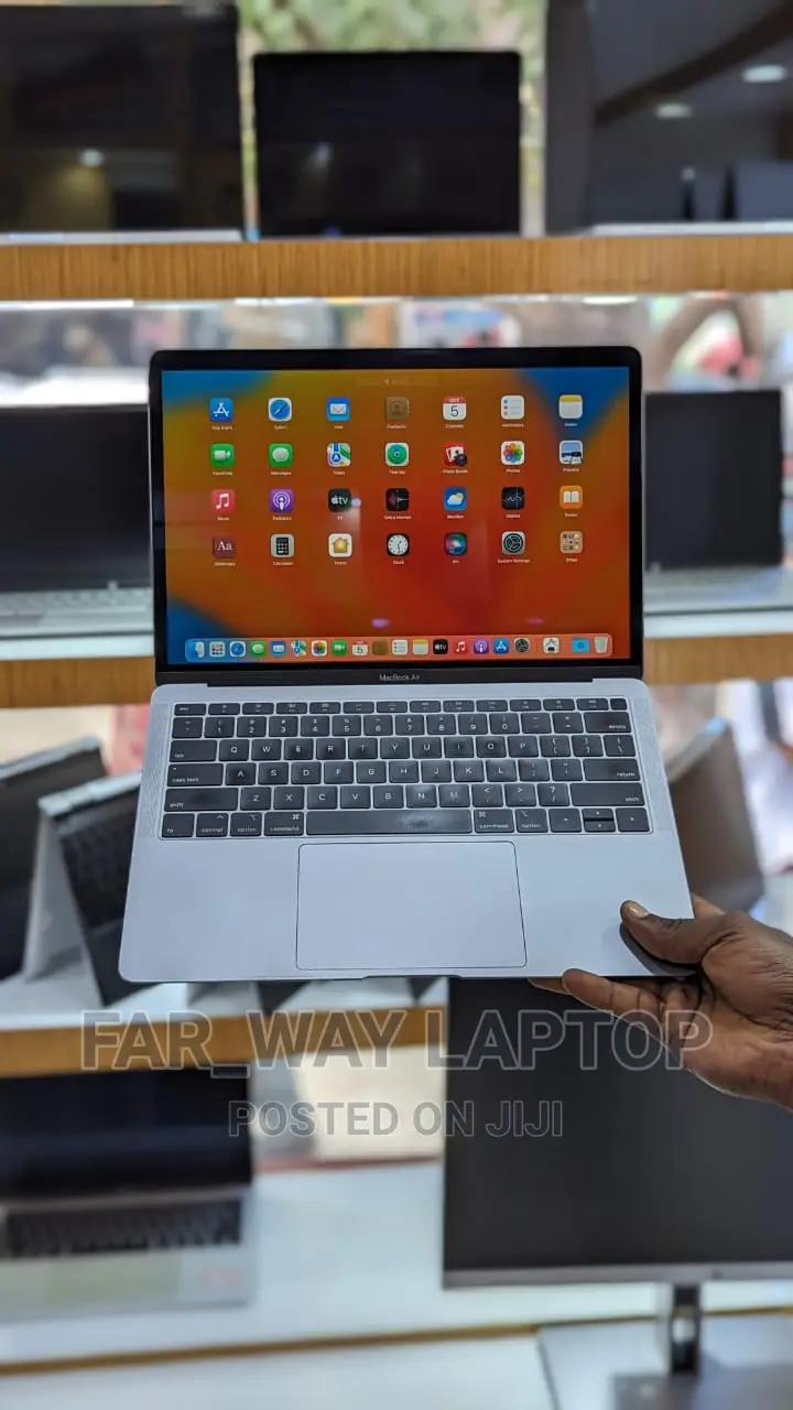 Laptop Apple MacBook Pro 2017 8GB Intel Core I5 SSD 512GB