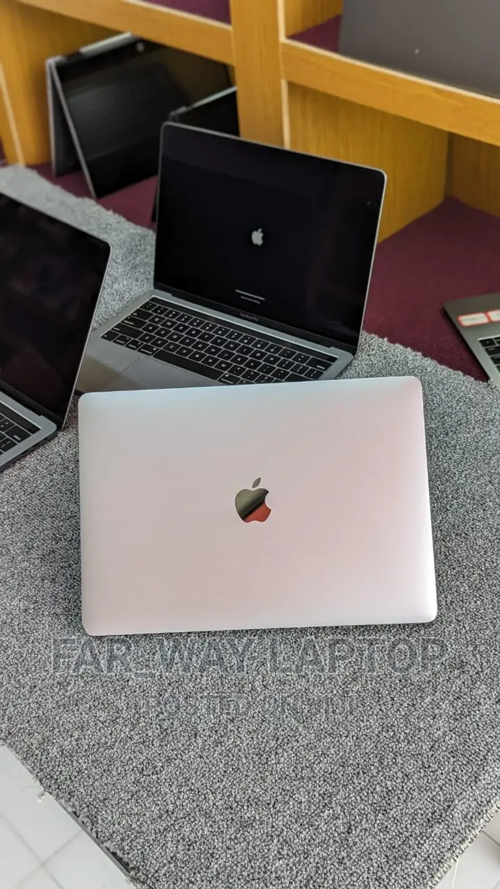 Laptop Apple MacBook Pro 2017 8GB Intel Core I5 SSD 512GB
