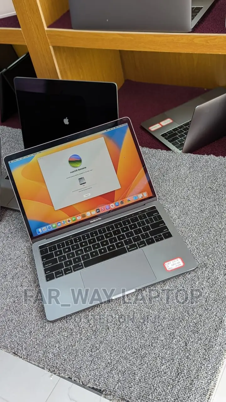 Laptop Apple MacBook Pro 2017 8GB Intel Core I5 SSD 512GB