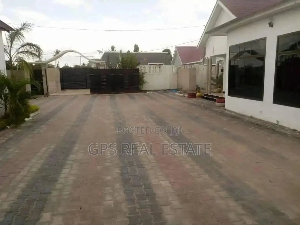 A Very Good House For Sale At Madale