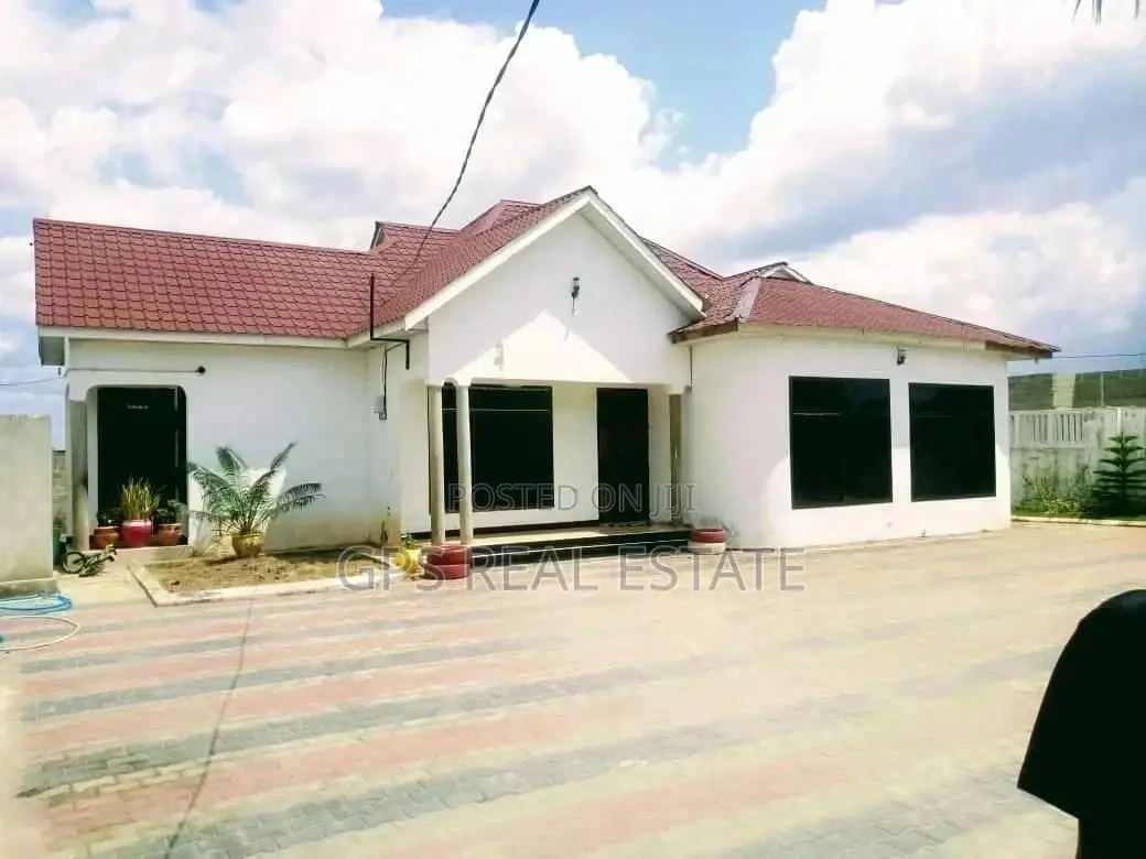 A Very Good House For Sale At Madale