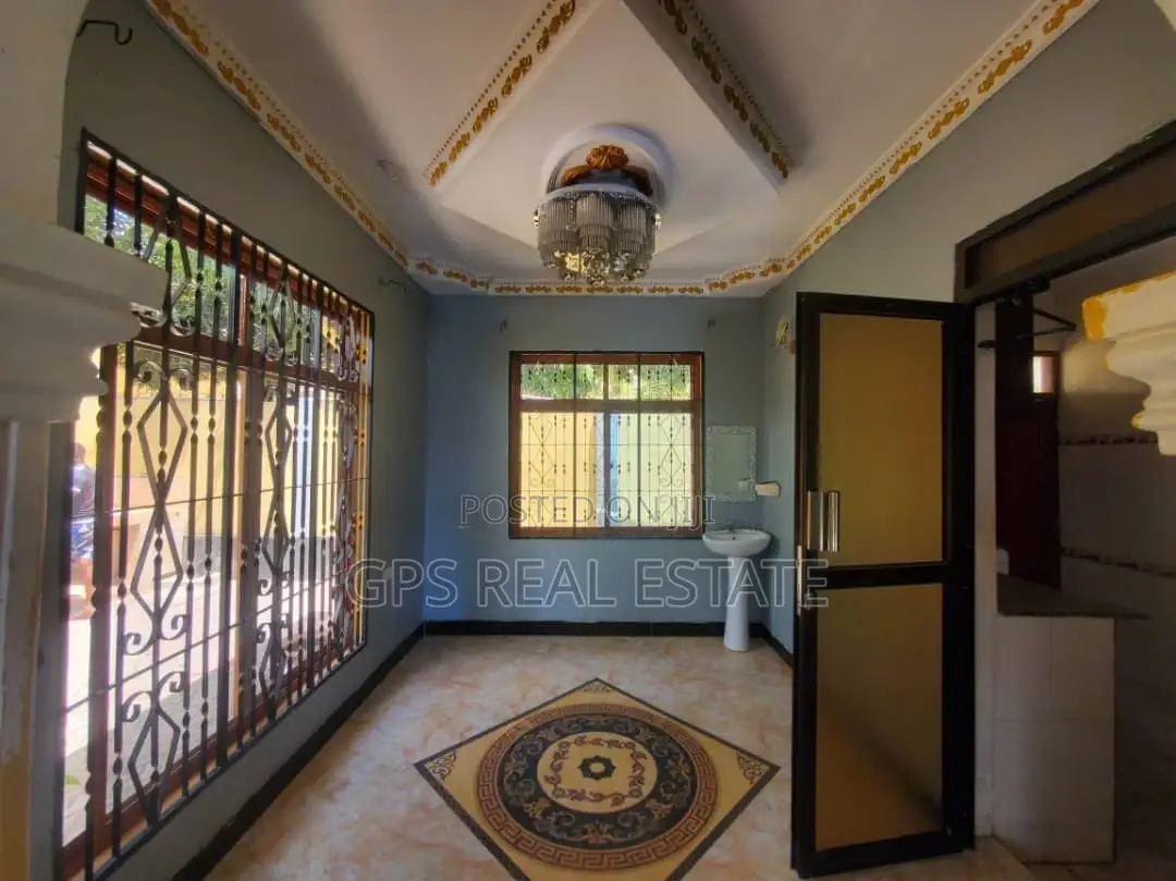 3bdrm House in Kinyerez Kifuru, Ilala for sale