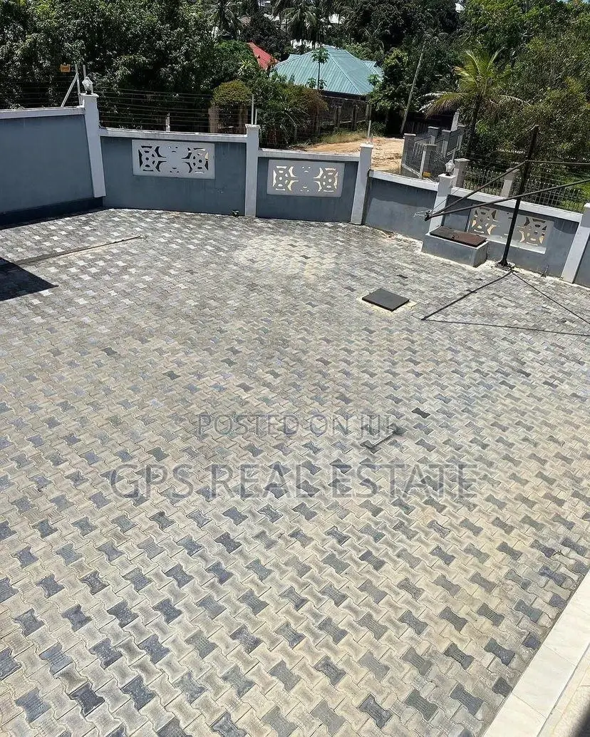5bdrm House in Bunju A, Kinondoni for sale