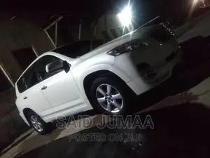 Toyota Vanguard 2010 White