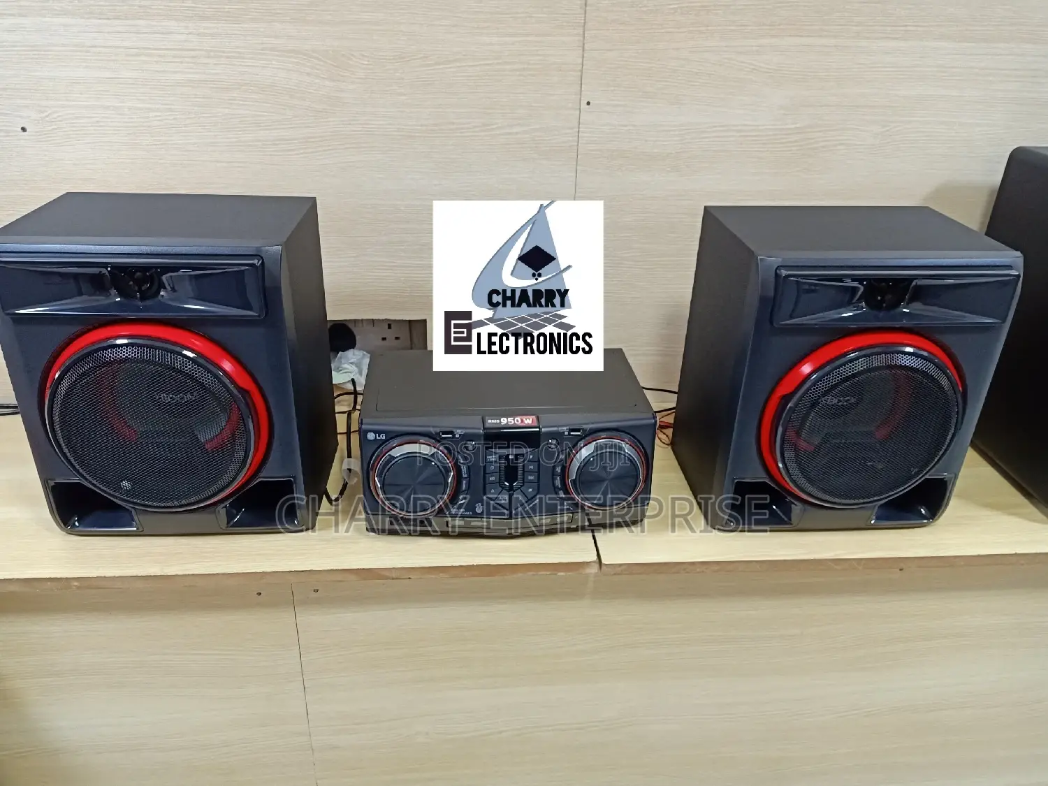 LG XBOOM Cl65 Mini Hi-Fi System 950W Bass Blast