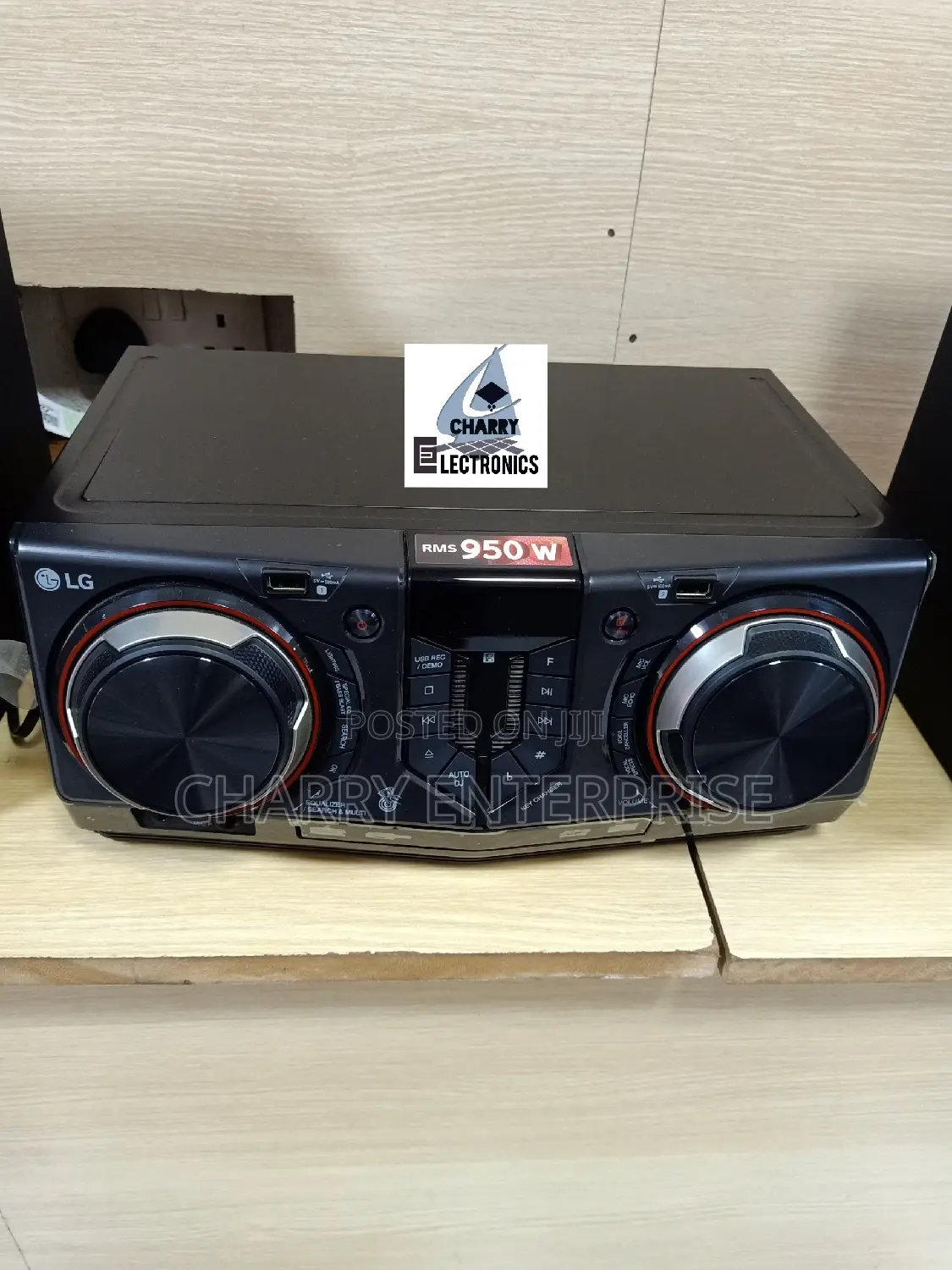 LG XBOOM Cl65 Mini Hi-Fi System 950W Bass Blast