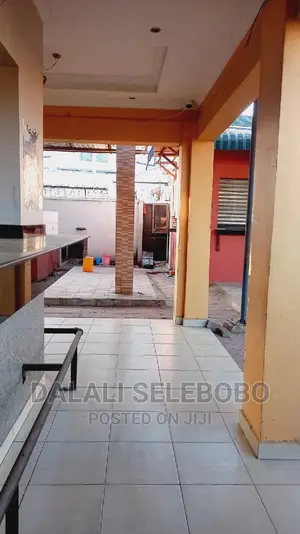 Restaurant Na Baa Inatizama Lami at Boko.