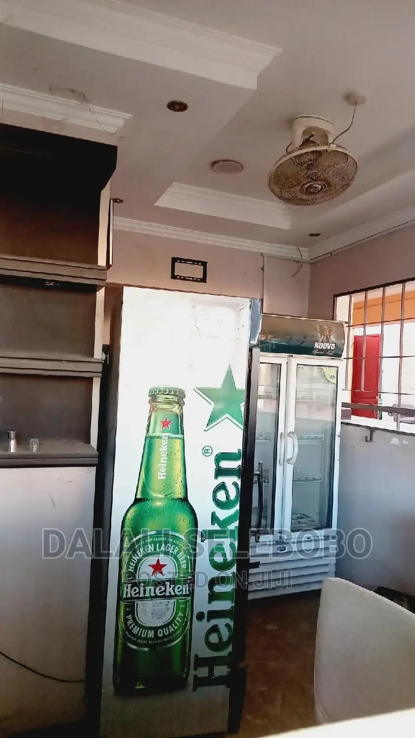 Restaurant Na Baa Inatizama Lami at Boko.