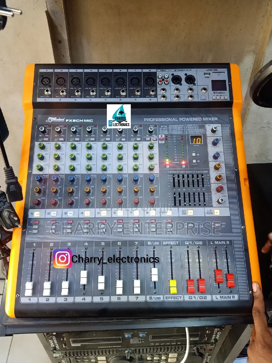 SOUNDSOFT PROFESSIONAL POWERED Mixer 8 Channel (Njia 8) 400W