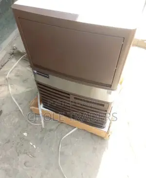 New-Model Strongtech Ice Cube Maker Machine (30kg-Capacity)