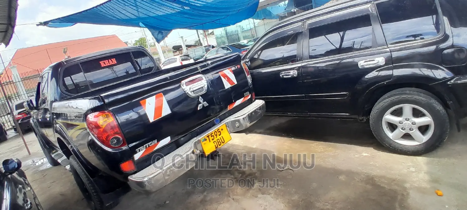Mitsubishi Triton 2010 Black