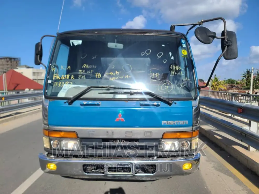Mitsubishi Fuso Inauzwa