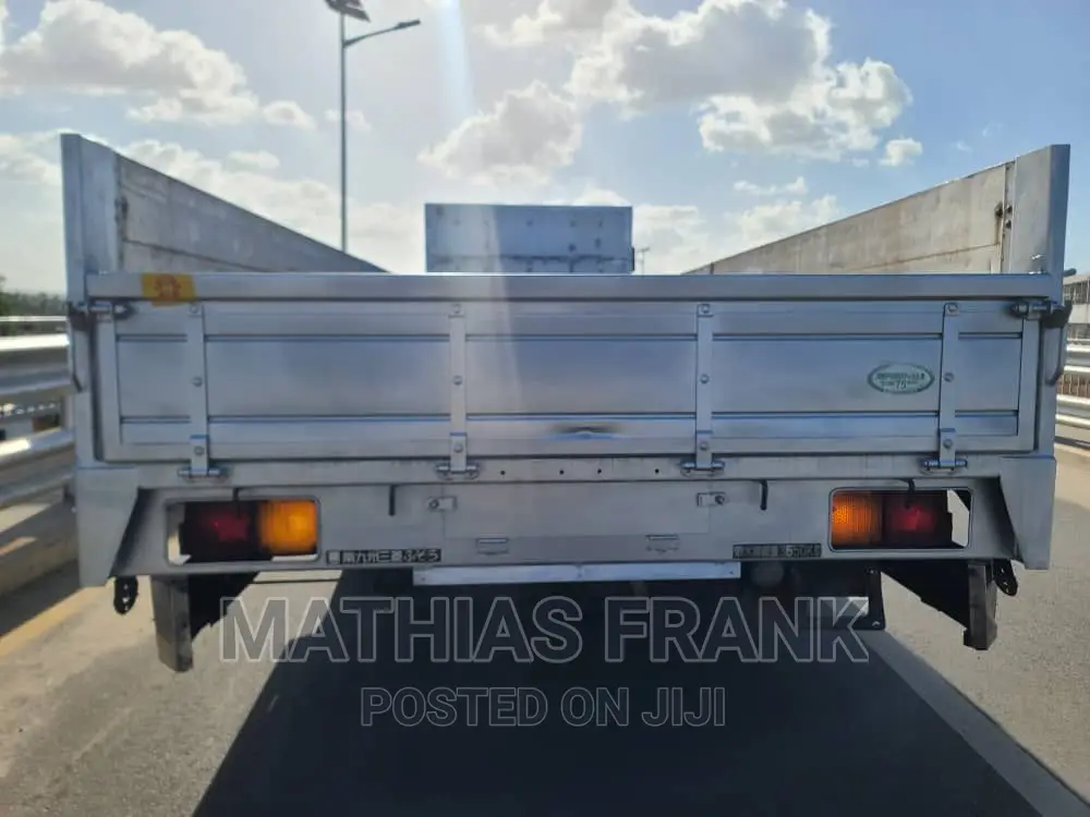 Mitsubishi Fuso Inauzwa