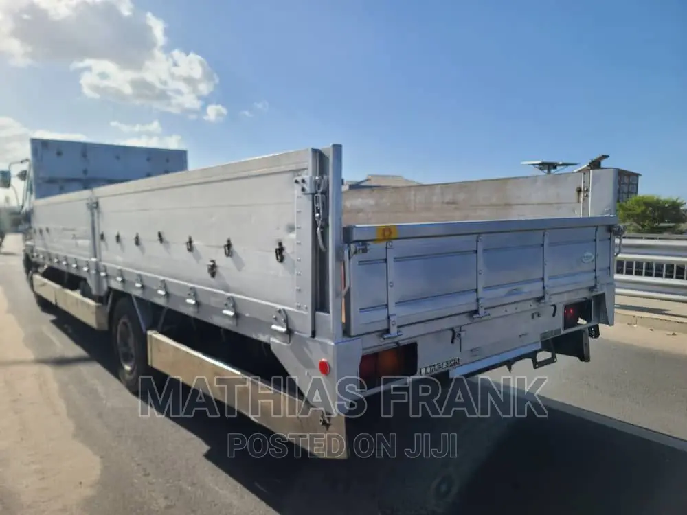 Mitsubishi Fuso Inauzwa