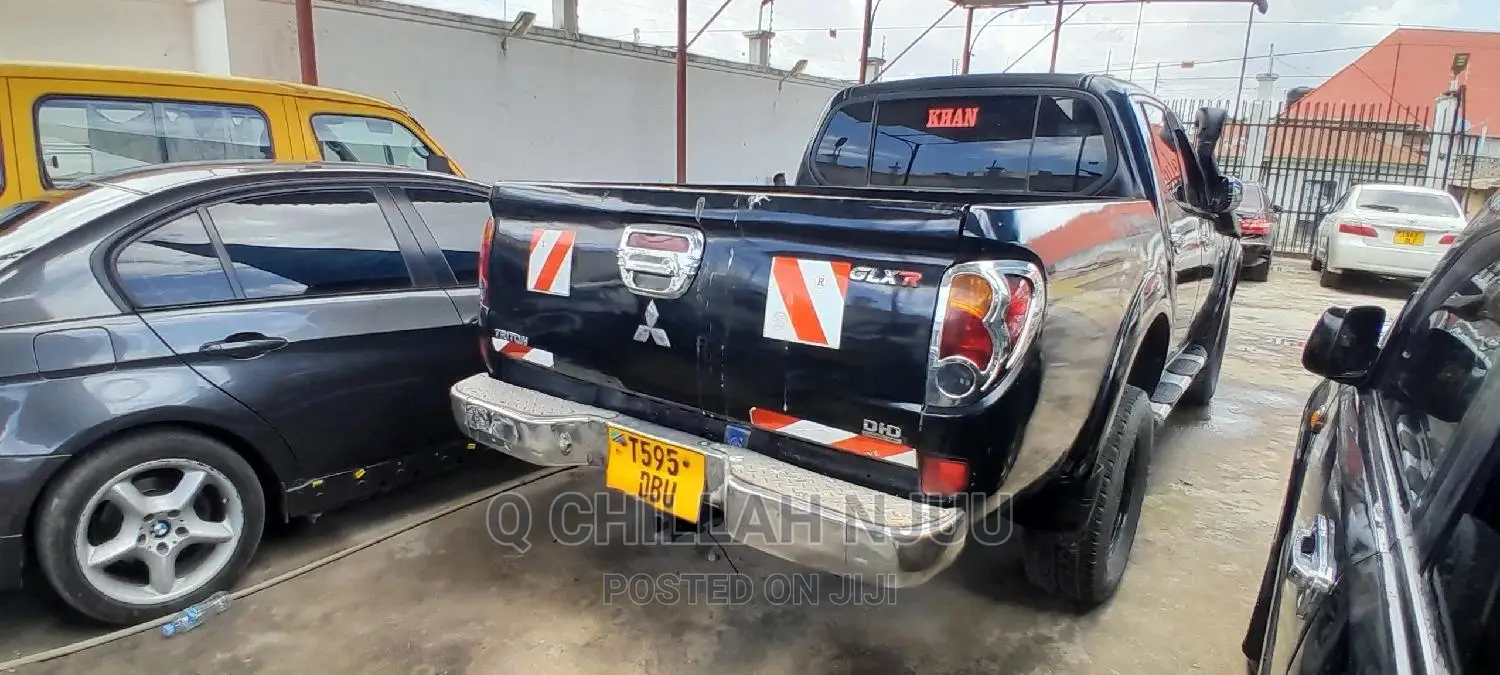 Mitsubishi Triton 2010 Black
