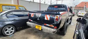 Mitsubishi Triton 2010 Black