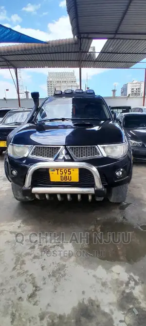 Mitsubishi Triton 2010 Black