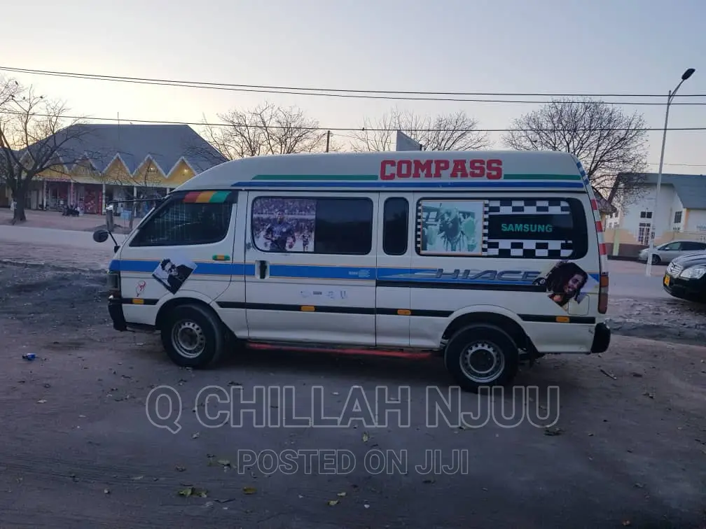 Toyota HiAce 1999 White