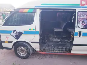 Toyota HiAce 1999 White