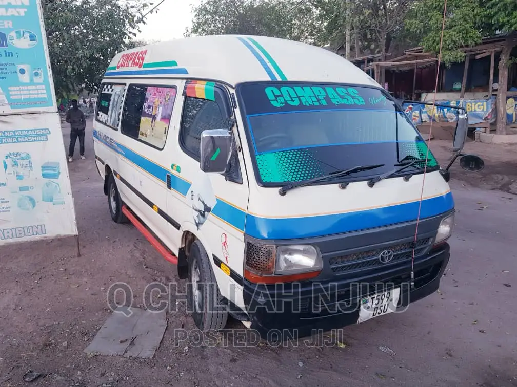 Toyota HiAce 1999 White