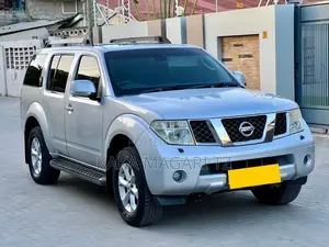 Nissan Pathfinder 2009 Silver