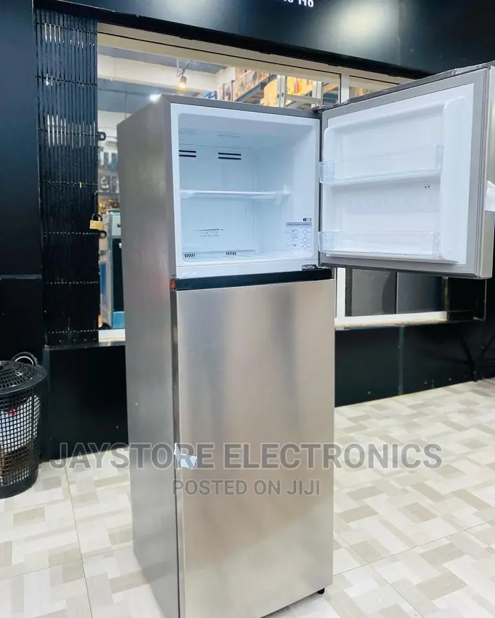 Hisense Refrigerator 250 Litres.