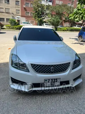 Toyota Crown 2009 White