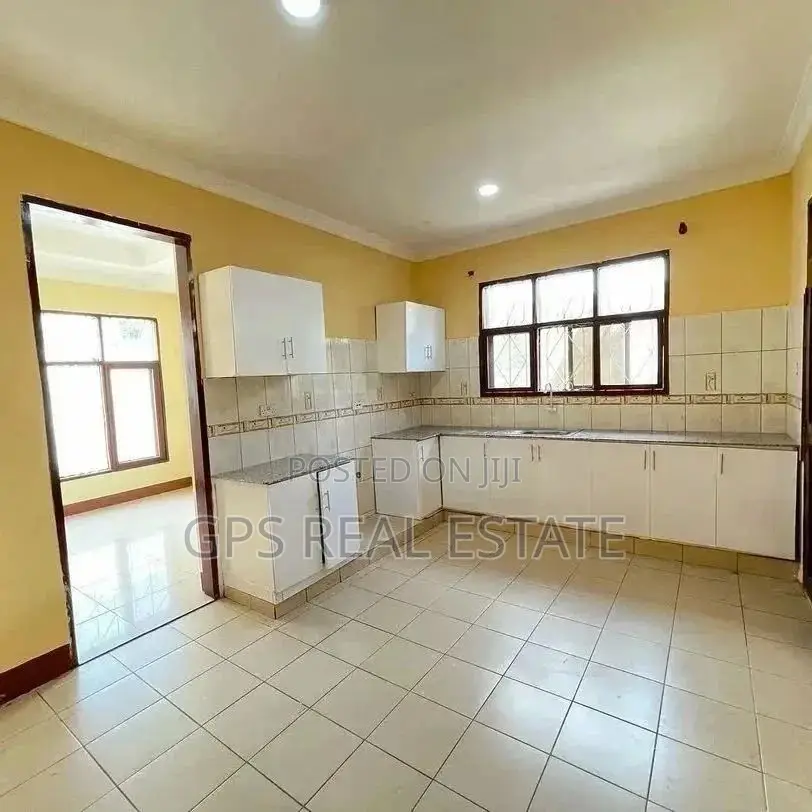 3bdrm House in Bahari Beach, Kinondoni for sale