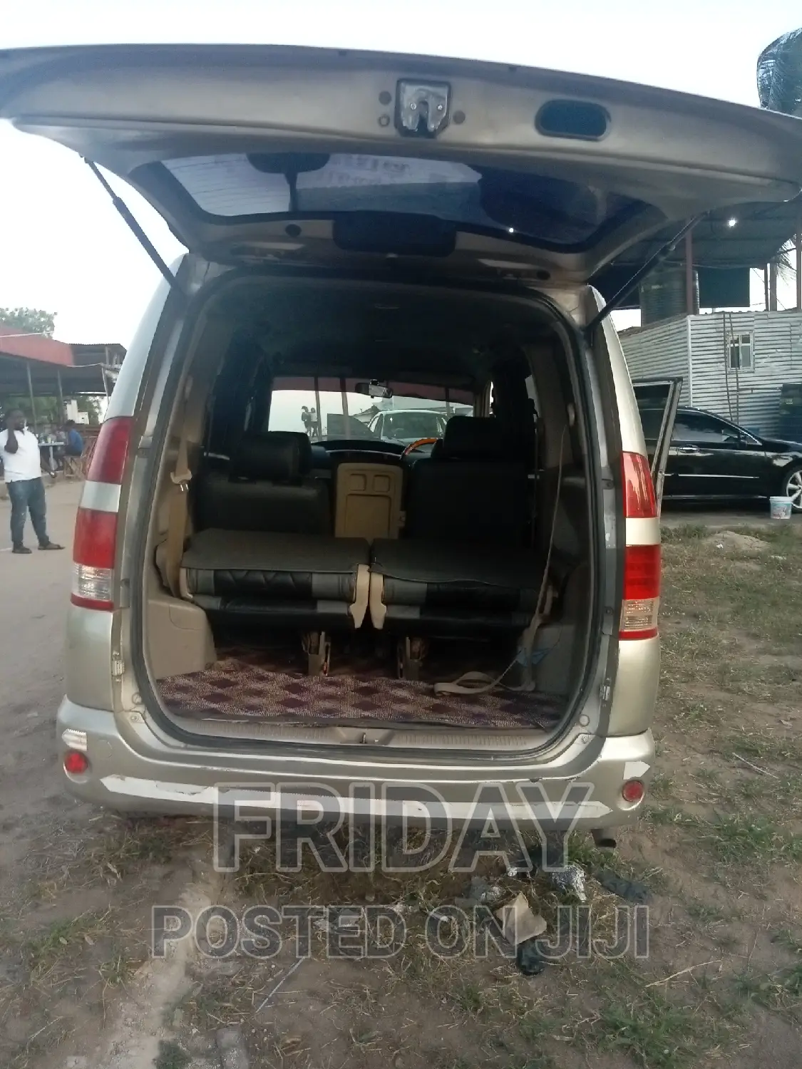 Toyota Noah 2004 Gold