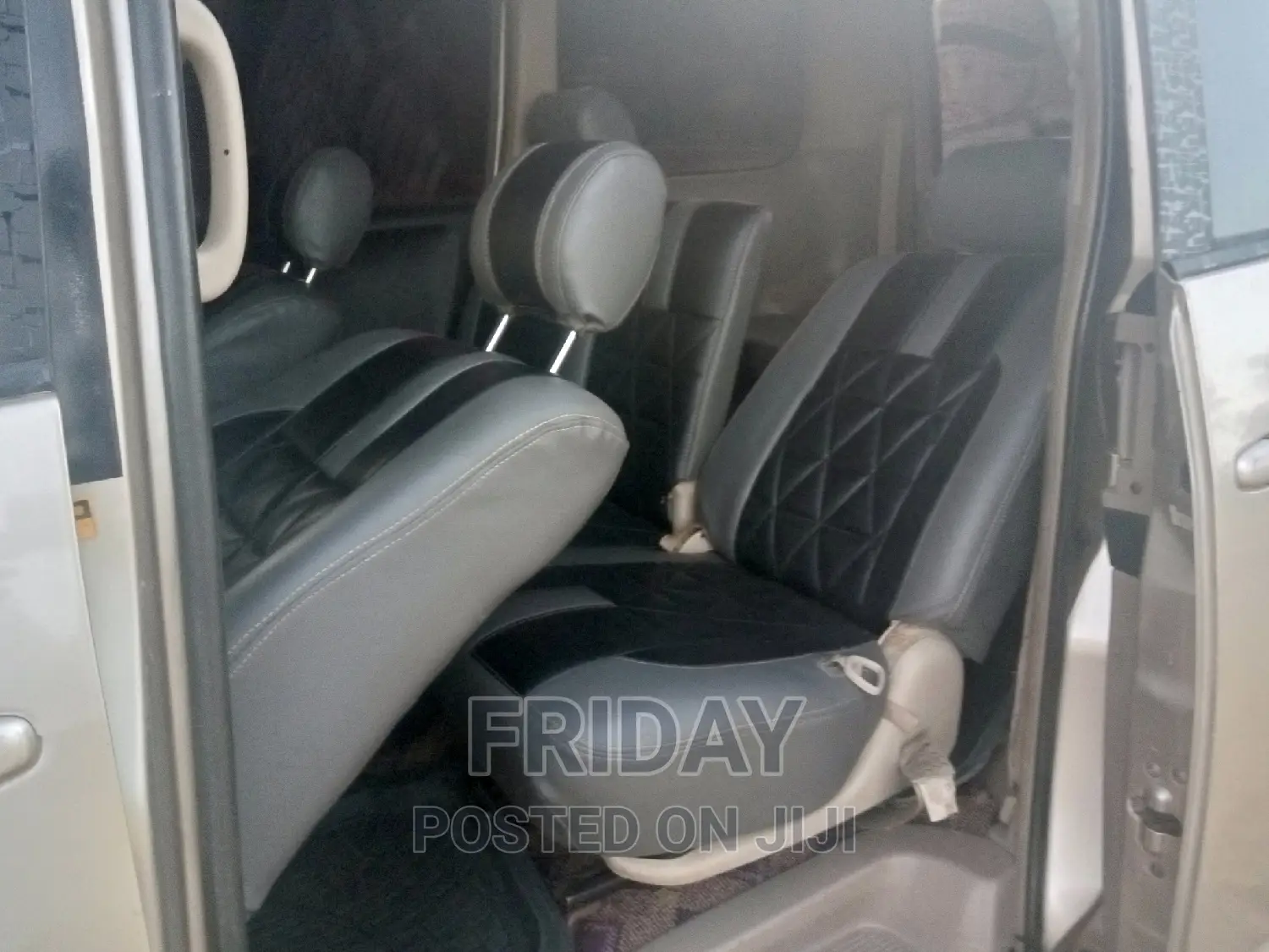 Toyota Noah 2004 Gold