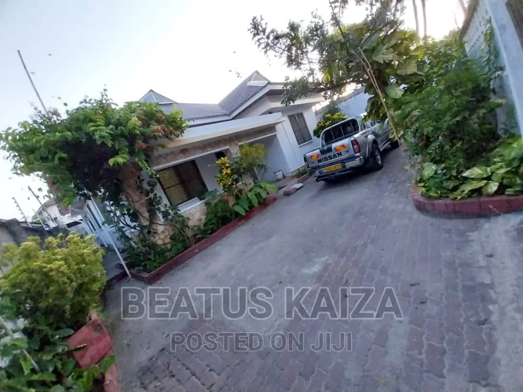 4bdrm Duplex in Msasani for sale