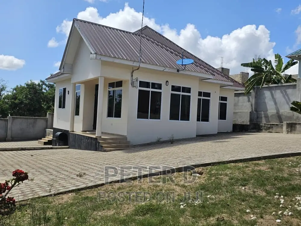 3bdrm House in Goba for sale