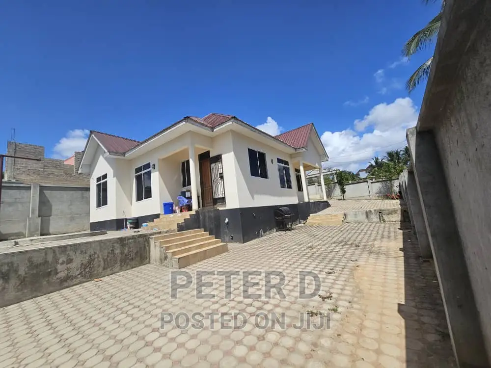 3bdrm House in Goba for sale