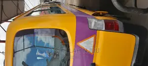 Nissan Vanette 2000 Yellow